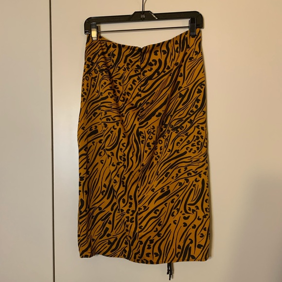 BcbGeneration Rouched Detailed Woven Slip Skirt - Picture 3 of 3